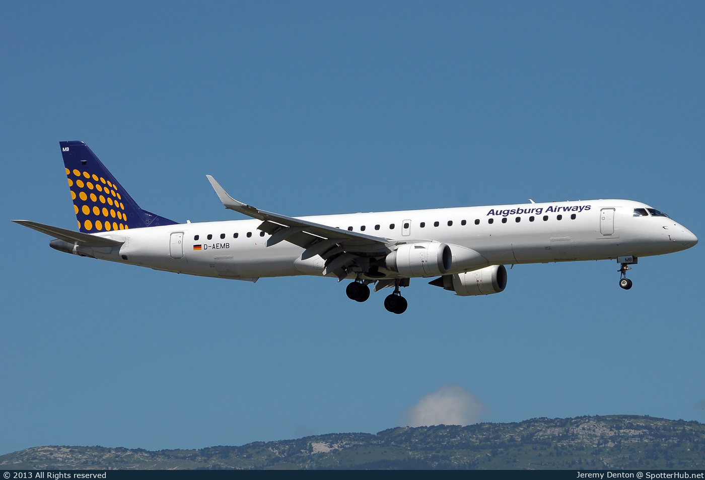 Photo of D-AEMB - Embraer ERJ-195LR operated by Augsburg Airways