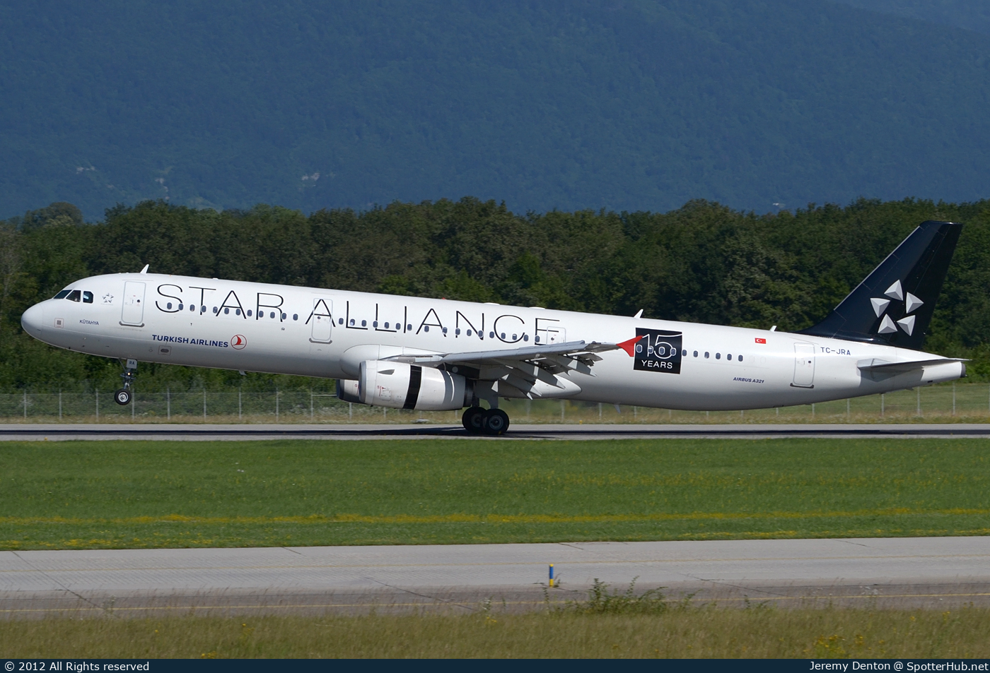 Photo of TC-JRA - Airbus A321-231 operated by Turkish Airlines
