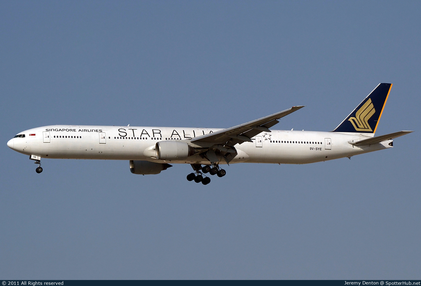 Photo of 9V-SYE - Boeing 777-312 operated by Singapore Airlines