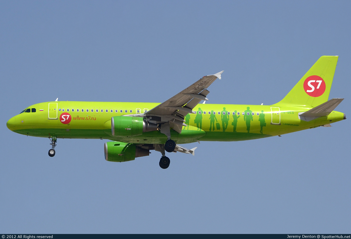 Photo of VQ-BES - Airbus A320-214 operated by S7 Airlines