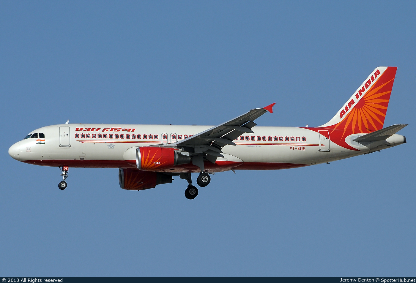 Photo of VT-EDE - Airbus A320-214 operated by Air India