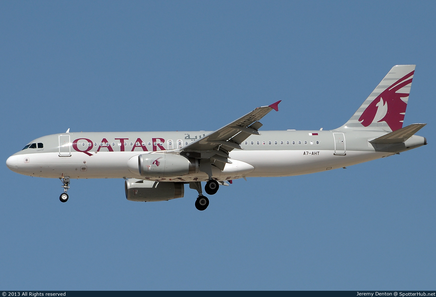 Photo of A7-AHT - Airbus A320-232 operated by Qatar Airways