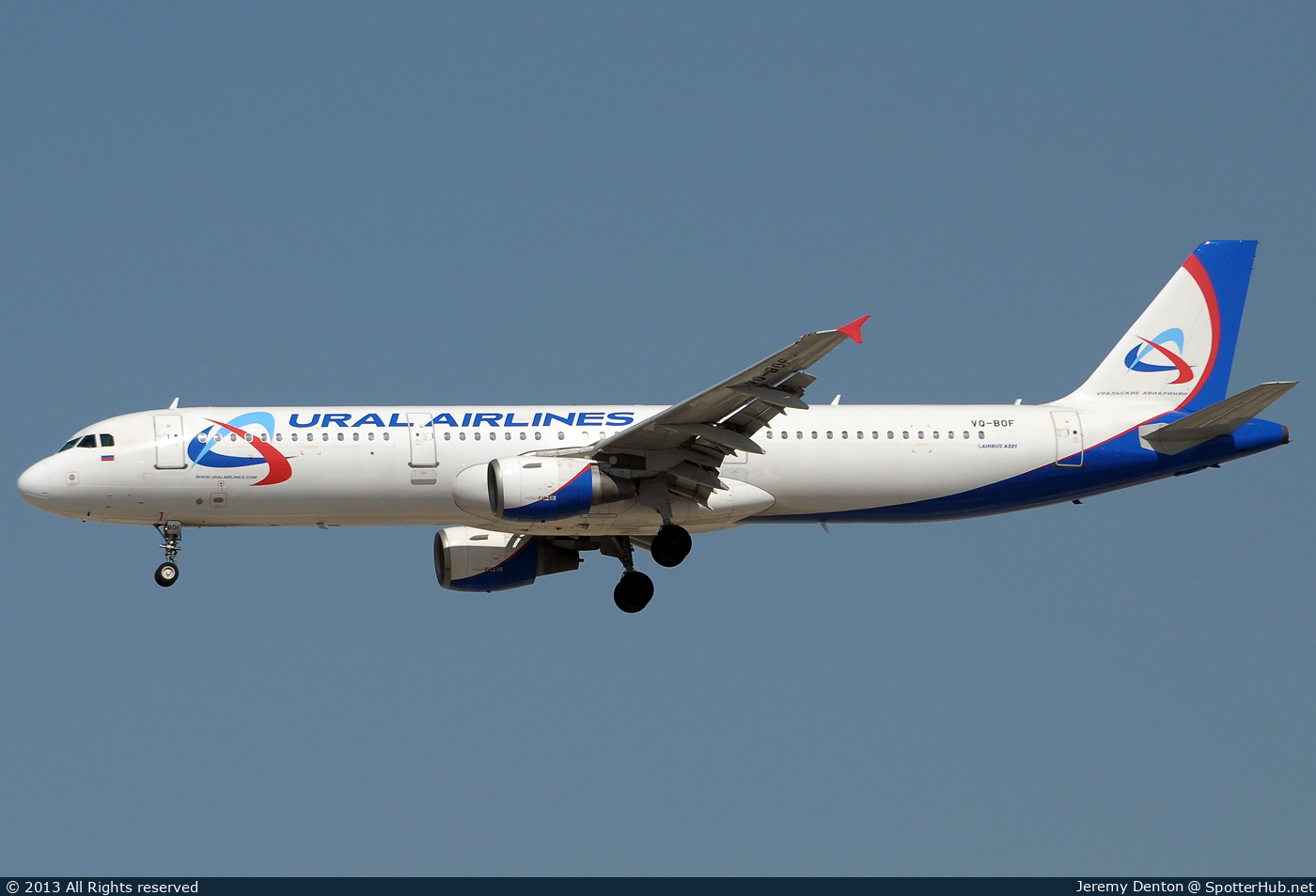 Photo of VQ-BOF - Airbus A321-211 operated by Ural Airlines