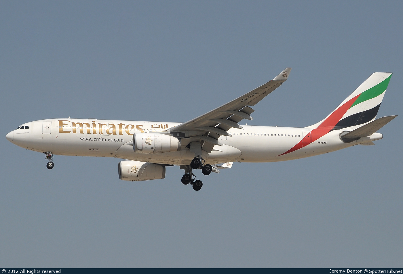 Photo of A6-EAK - Airbus A330-243 operated by Emirates
