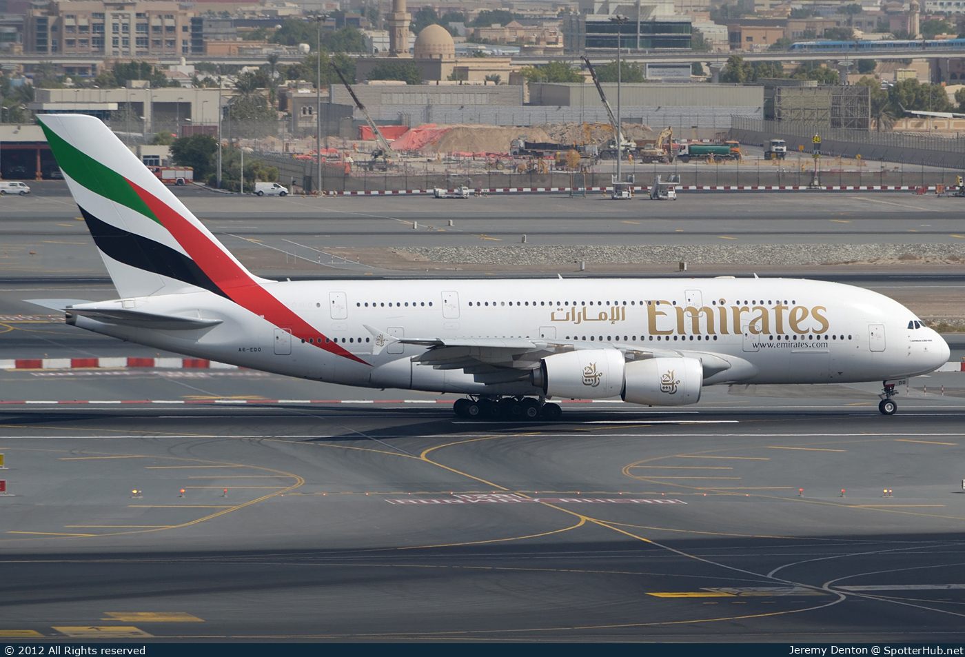 Photo of A6-EDO - Airbus A380-861 operated by Emirates