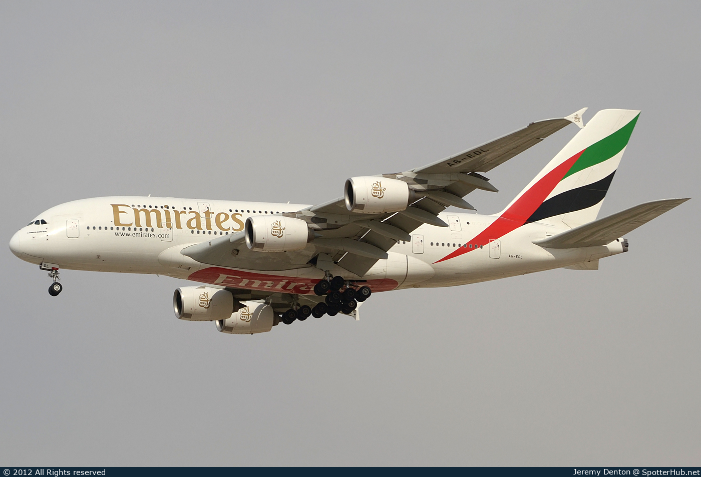 Photo of A6-EDL - Airbus A380-861 operated by Emirates