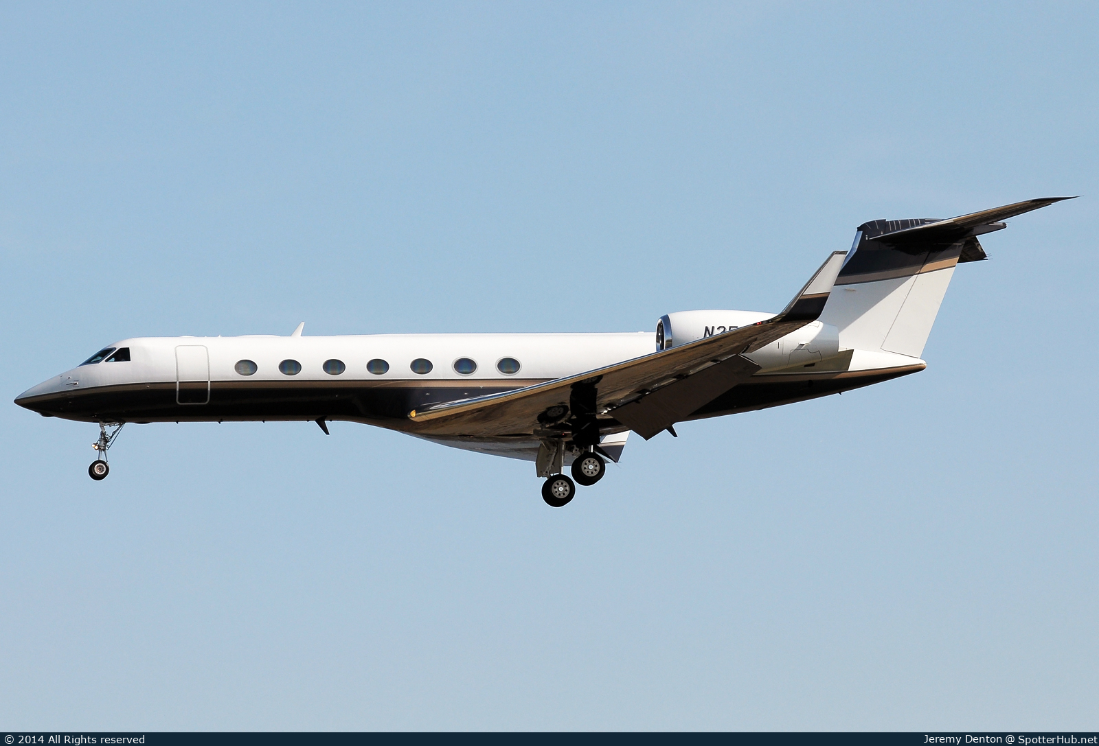 Photo of N254SD - Gulfstream GV-SP (G550) operated by Private