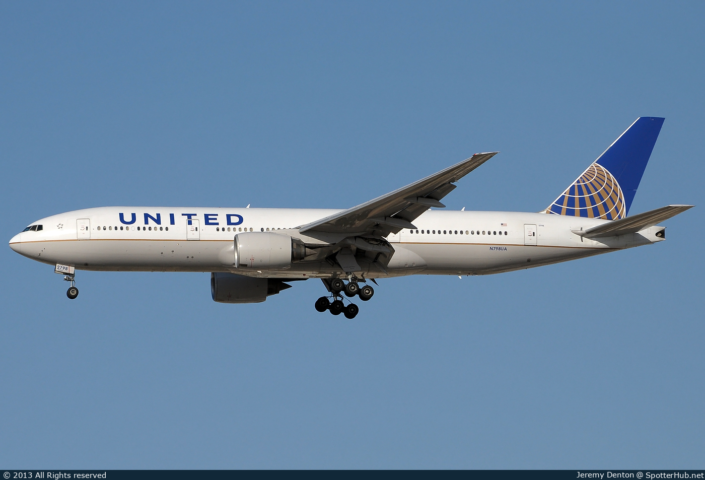 Photo of N798UA - Boeing 777-222(ER) operated by United Airlines