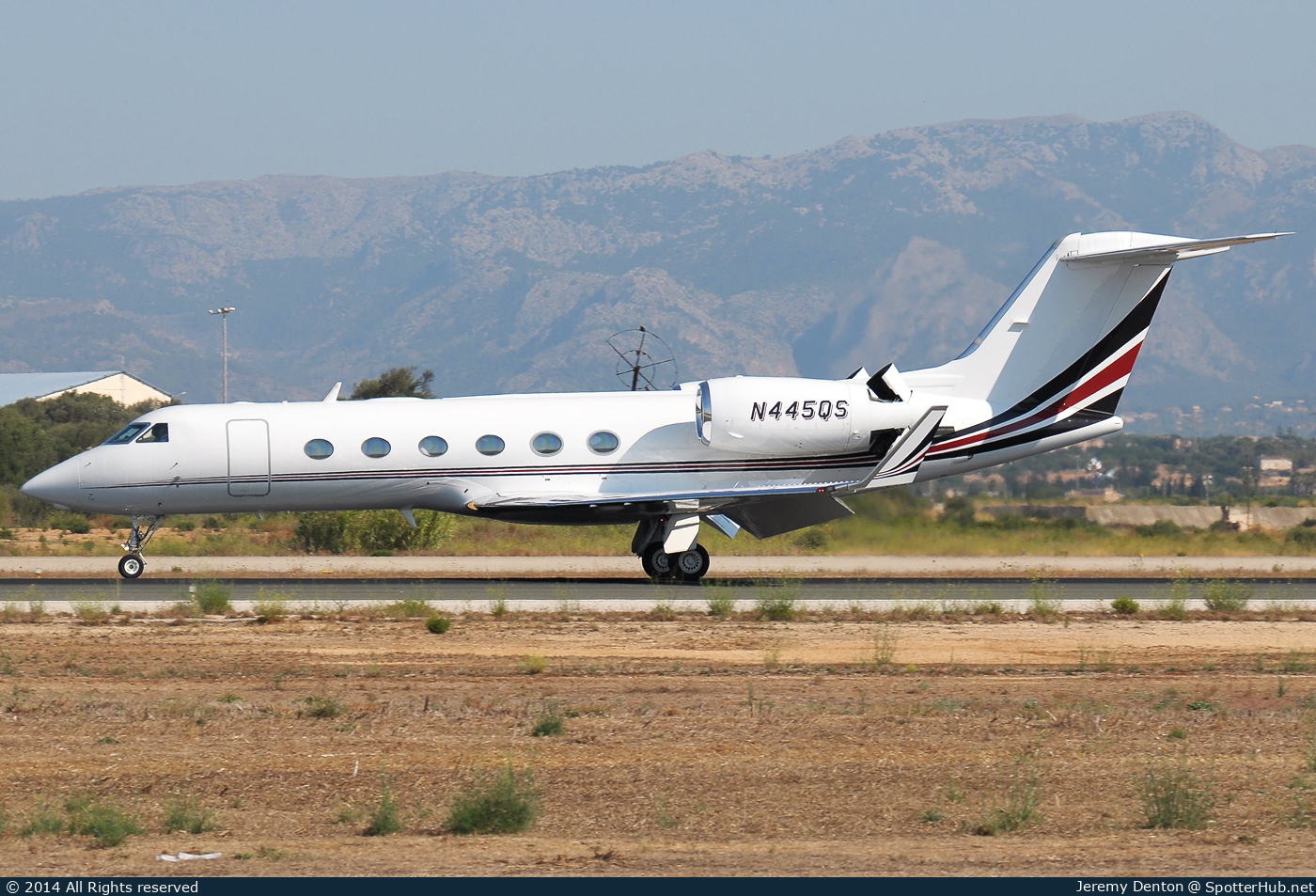 Photo of N445QS - Gulfstream GIV-X (G450) operated by NetJets