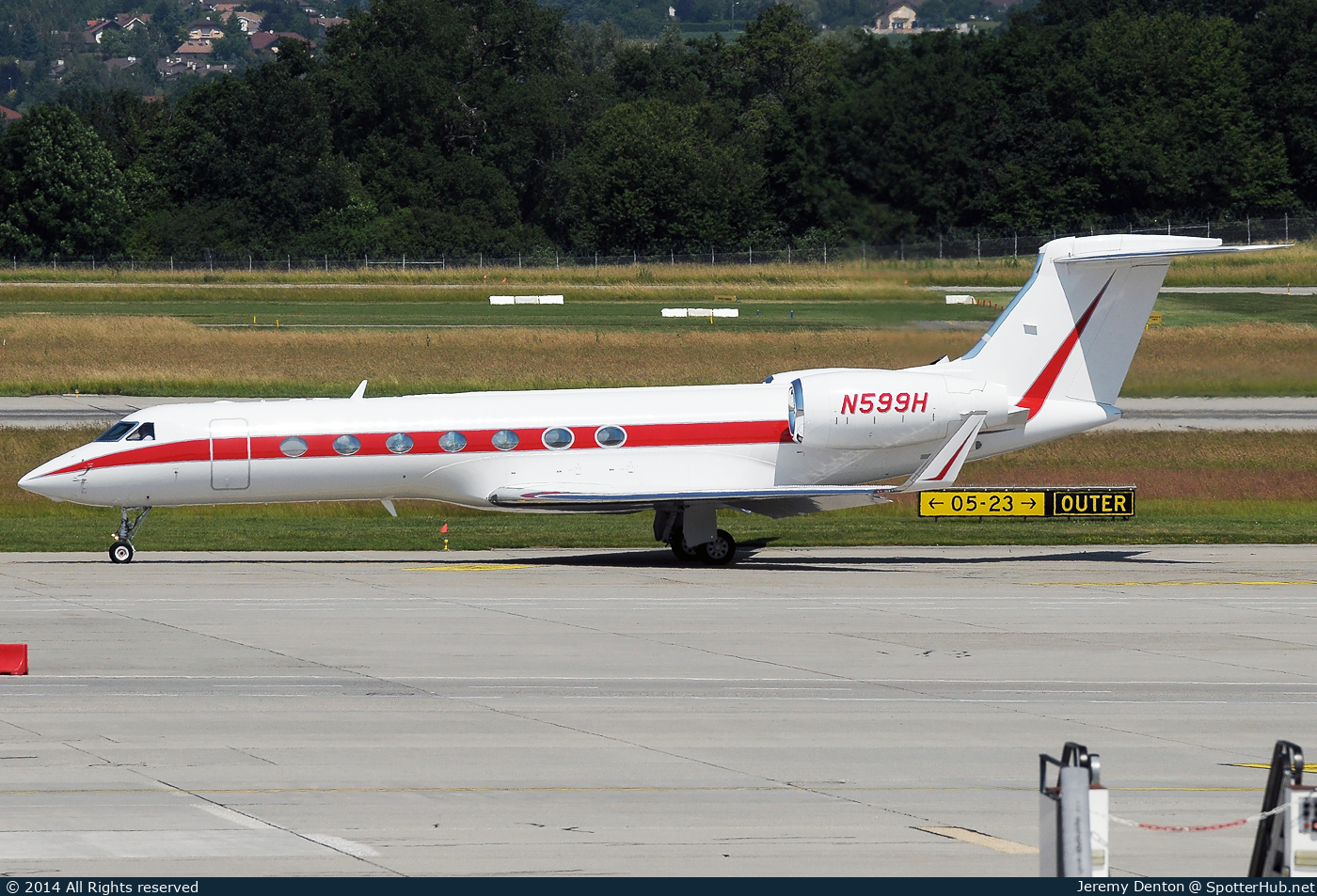 Photo of N599H - Gulfstream GV-SP (G550) operated by Honeywell International Inc.