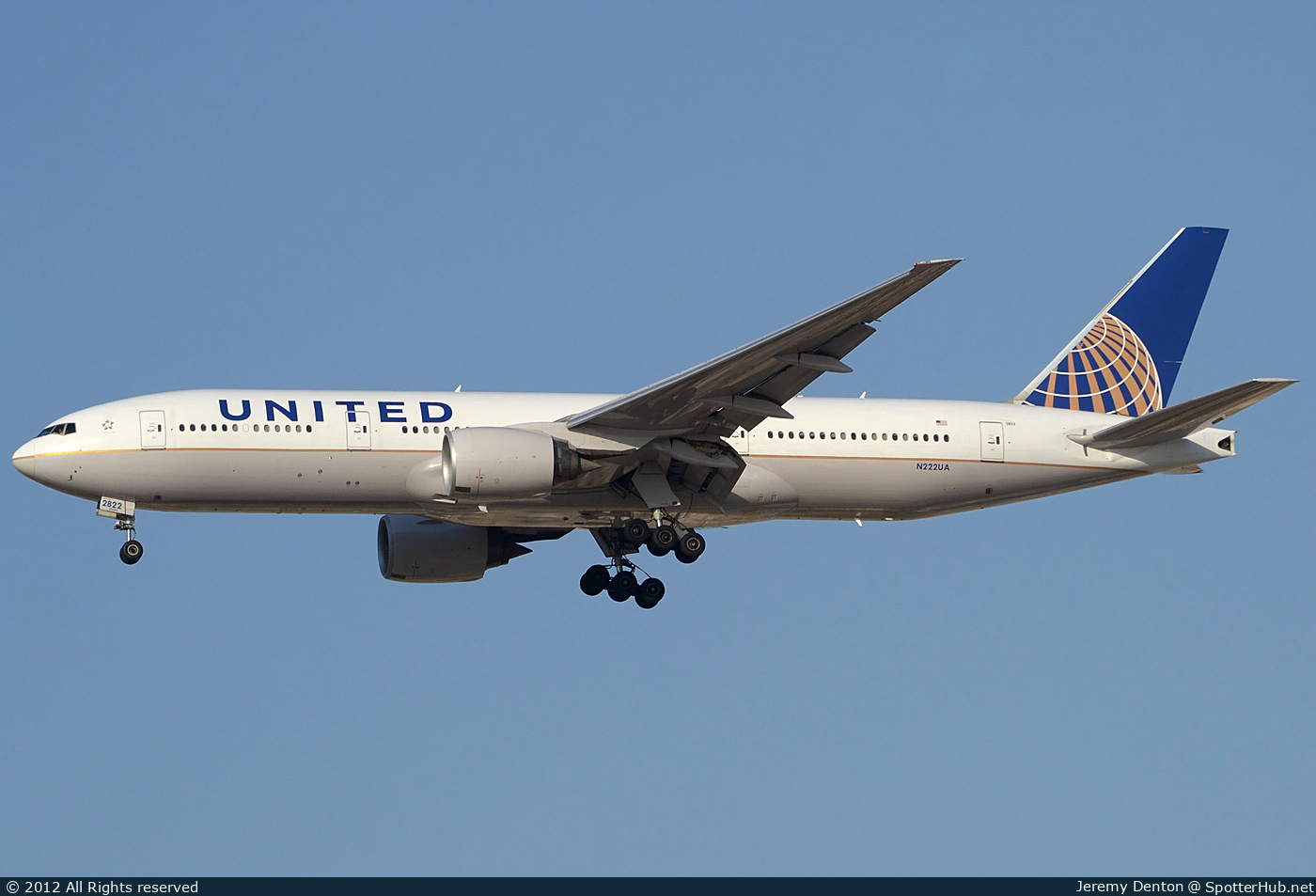Photo of N222UA - Boeing 777-222(ER) operated by United Airlines