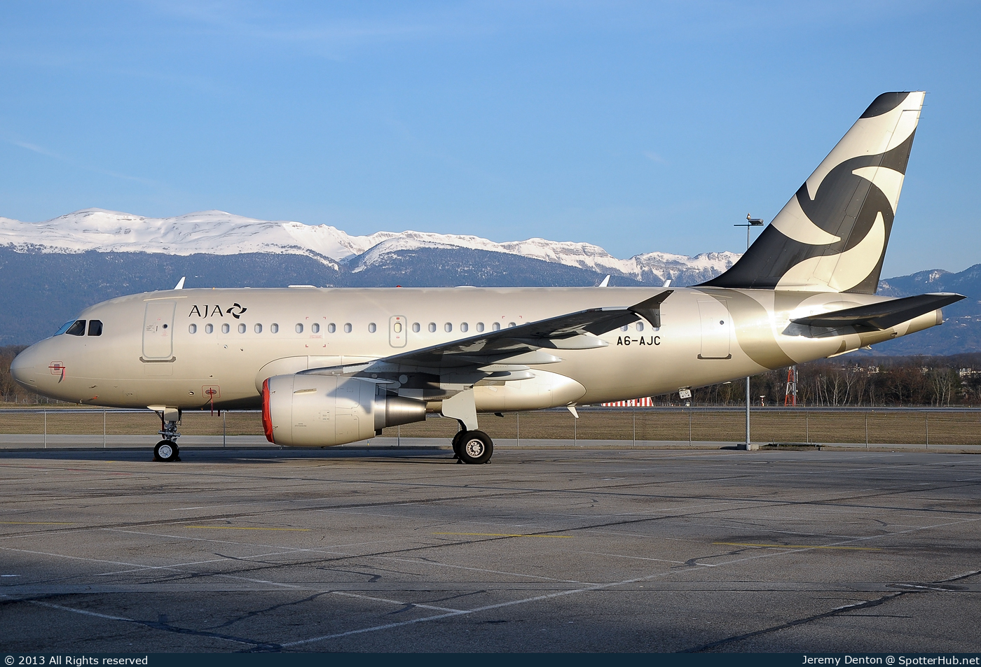 Photo of A6-AJC - Airbus A318-112(CJ) Elite operated by Al Jaber Aviation