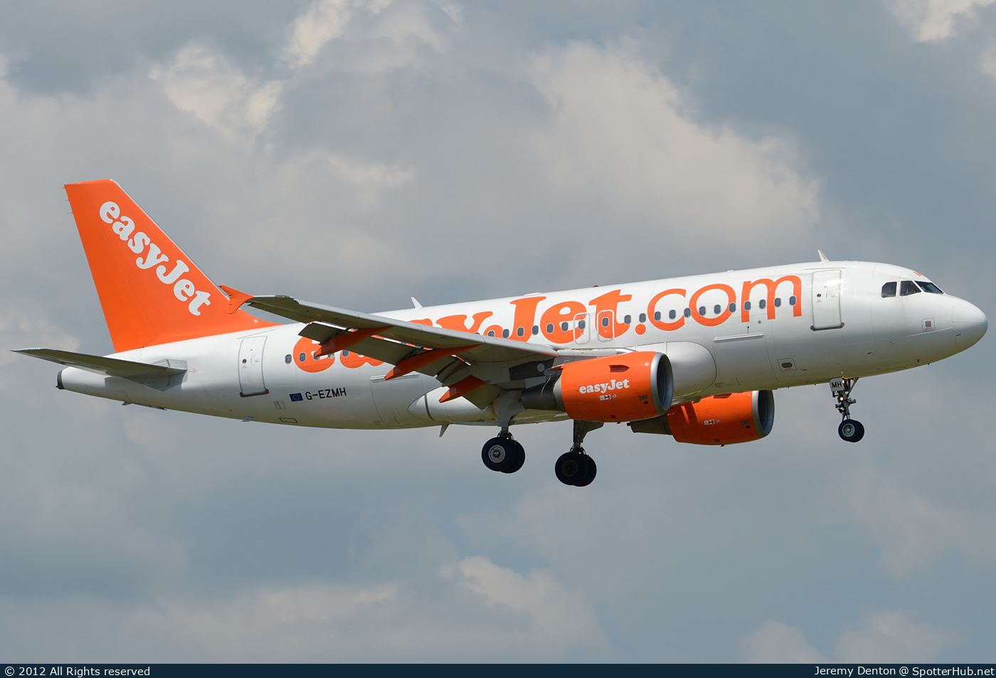 Photo of G-EZMH - Airbus A319-111 operated by easyJet