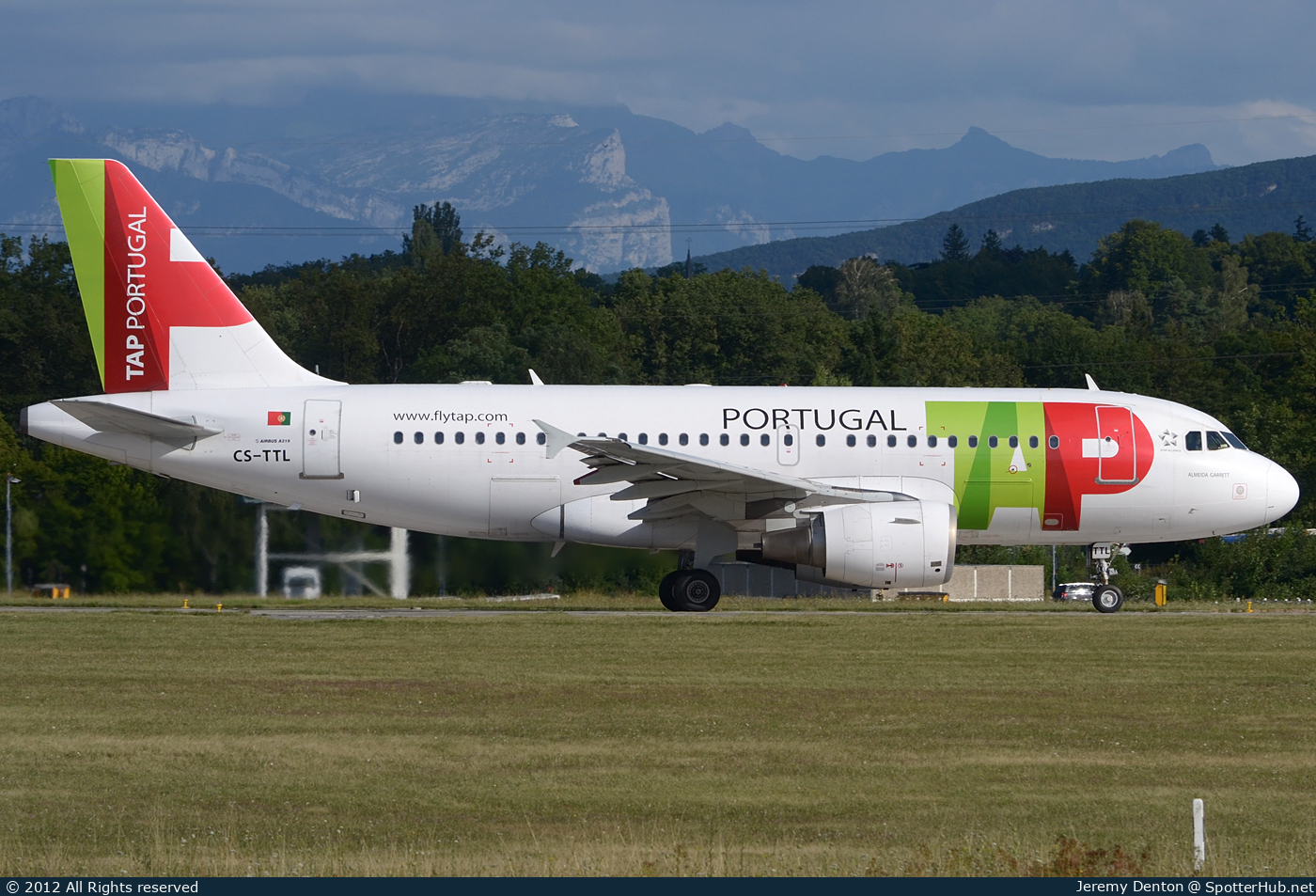 Photo of CS-TTL - Airbus A319-111 operated by TAP Air Portugal