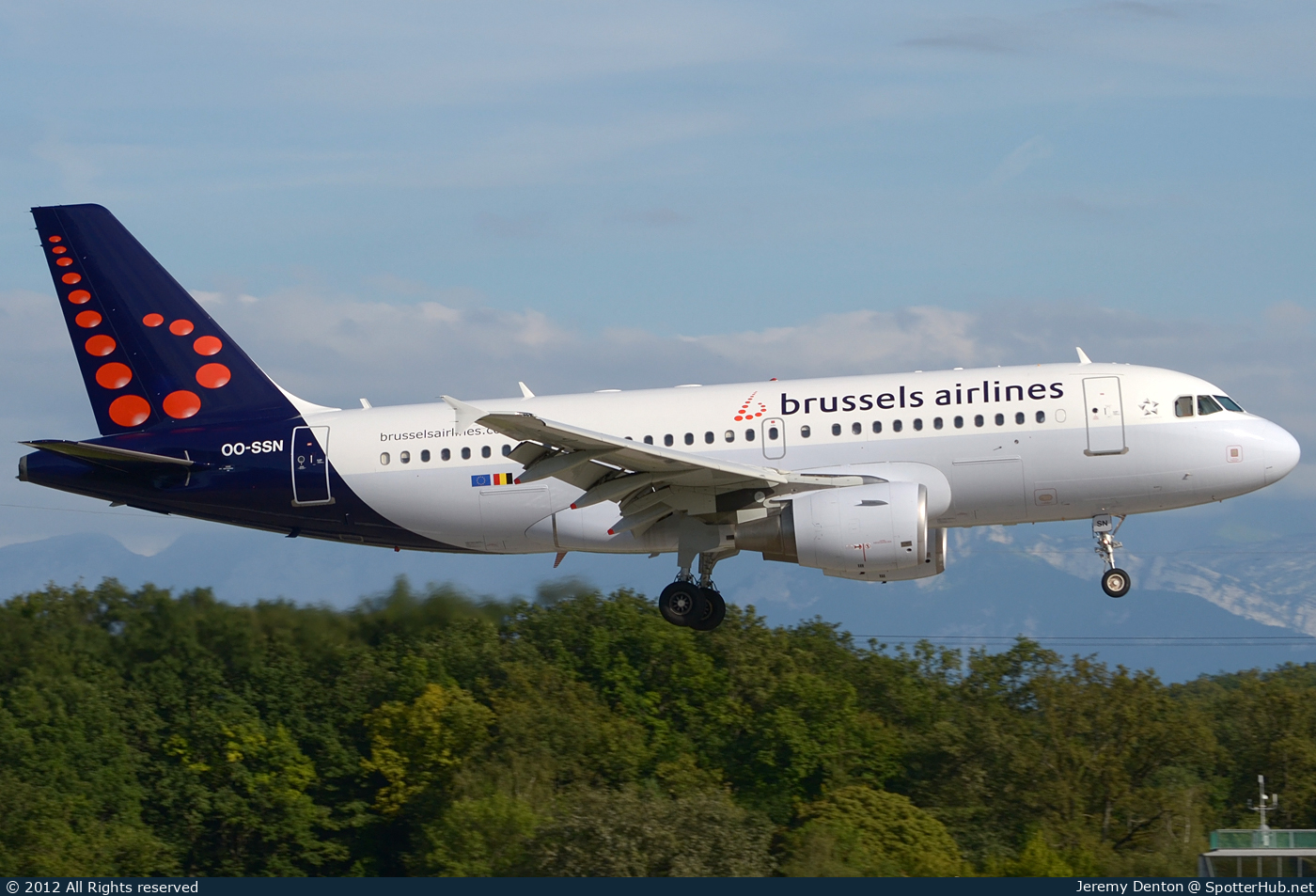 Photo of OO-SSN - Airbus A319-112 operated by Brussels Airlines