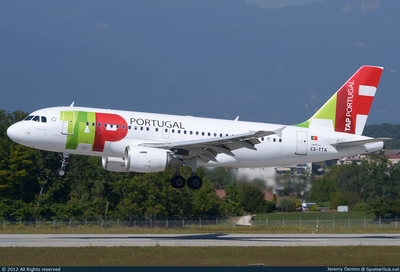 Photo of CS-TTA - Airbus A319-111 operated by TAP Air Portugal