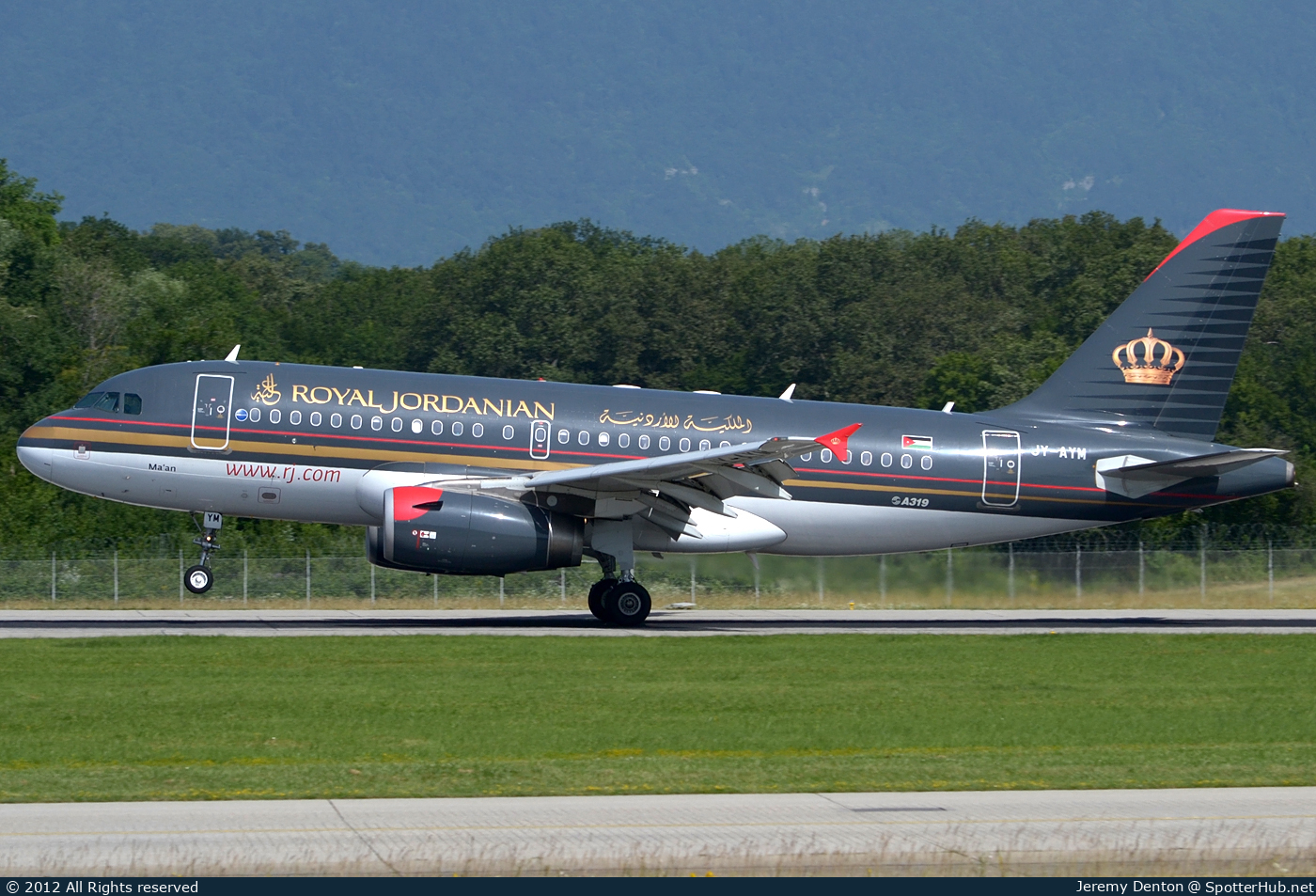 Photo of JY-AYM - Airbus A319-132 operated by Royal Jordanian Airlines