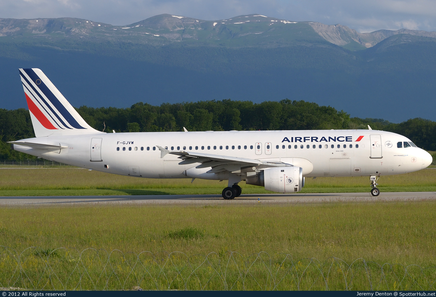 Photo of F-GJVW - Airbus A320-211 operated by Air France