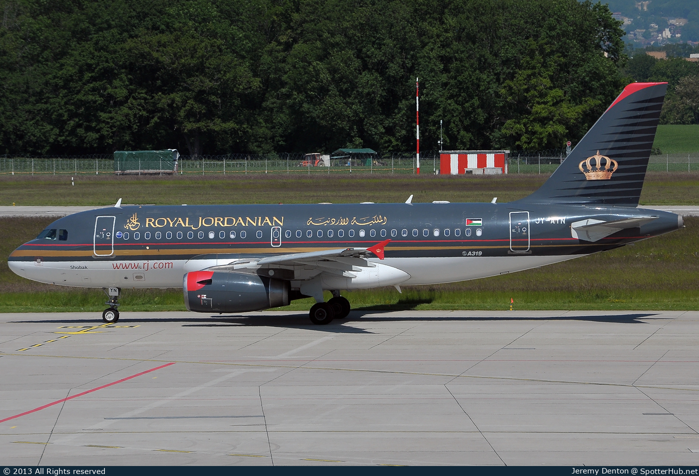 Photo of JY-AYN - Airbus A319-132 operated by Royal Jordanian Airlines
