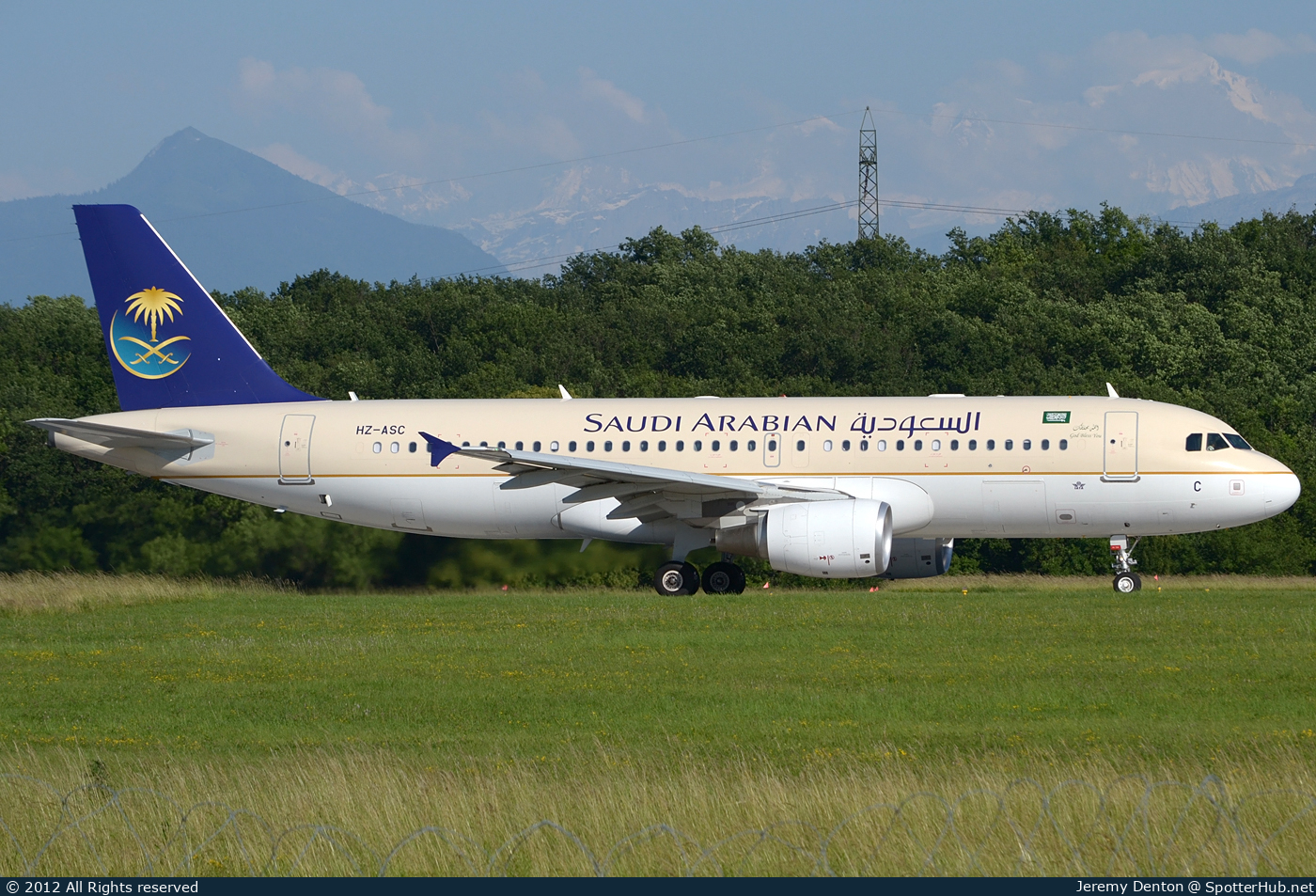 Photo of HZ-ASC - Airbus A320-214 operated by Saudi Arabian Airlines