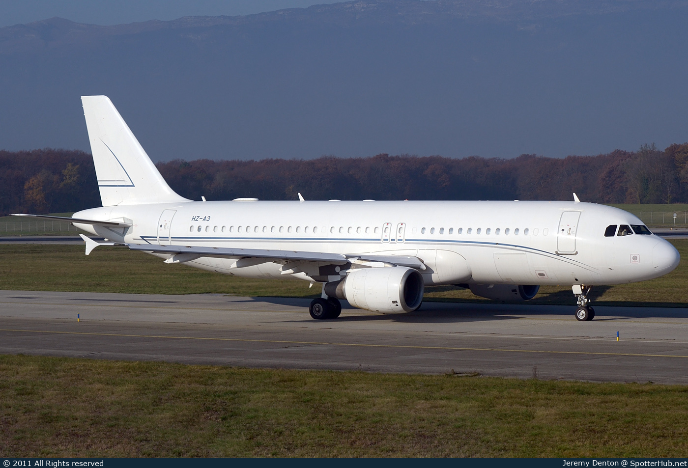 Photo of HZ-A3 - Airbus A320-214(CJ) Prestige operated by Alpha Star Aviation Services
