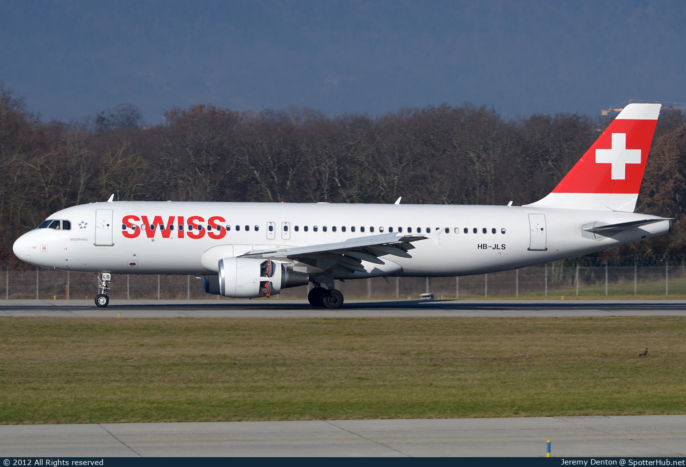 Photo of HB-JLS - Airbus A320-214 operated by Swiss International Air Lines