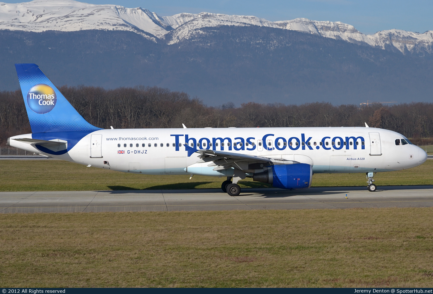 Photo of G-DHJZ - Airbus A320-214 operated by Thomas Cook Airlines