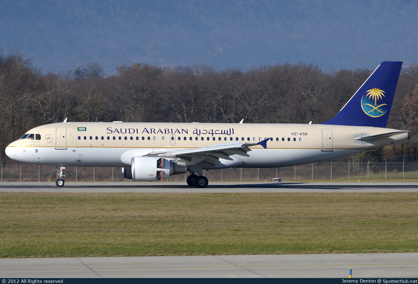 Photo of HZ-ASB - Airbus A320-214 operated by Saudi Arabian Airlines