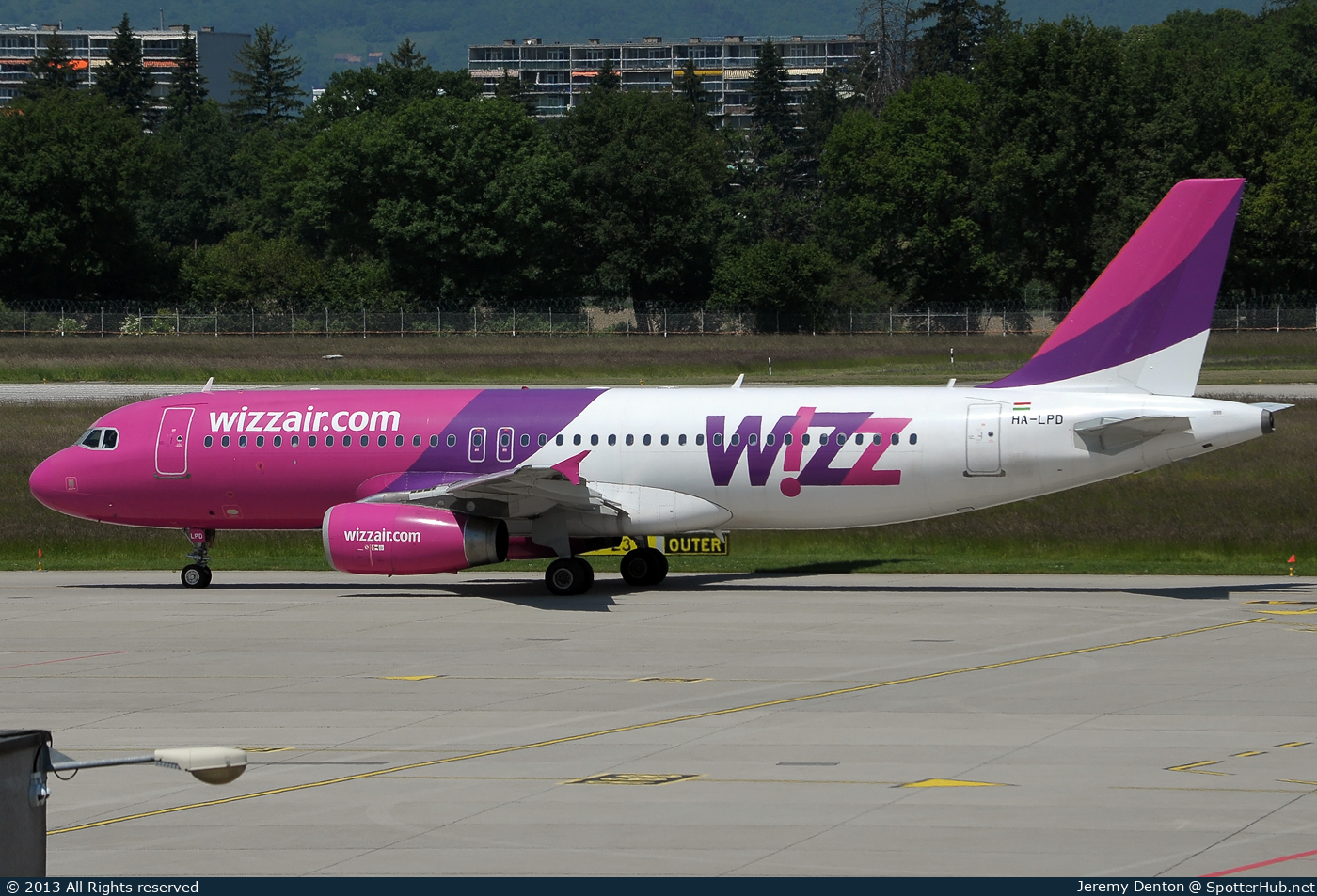 Photo of HA-LPD - Airbus A320-233 operated by Wizz Air