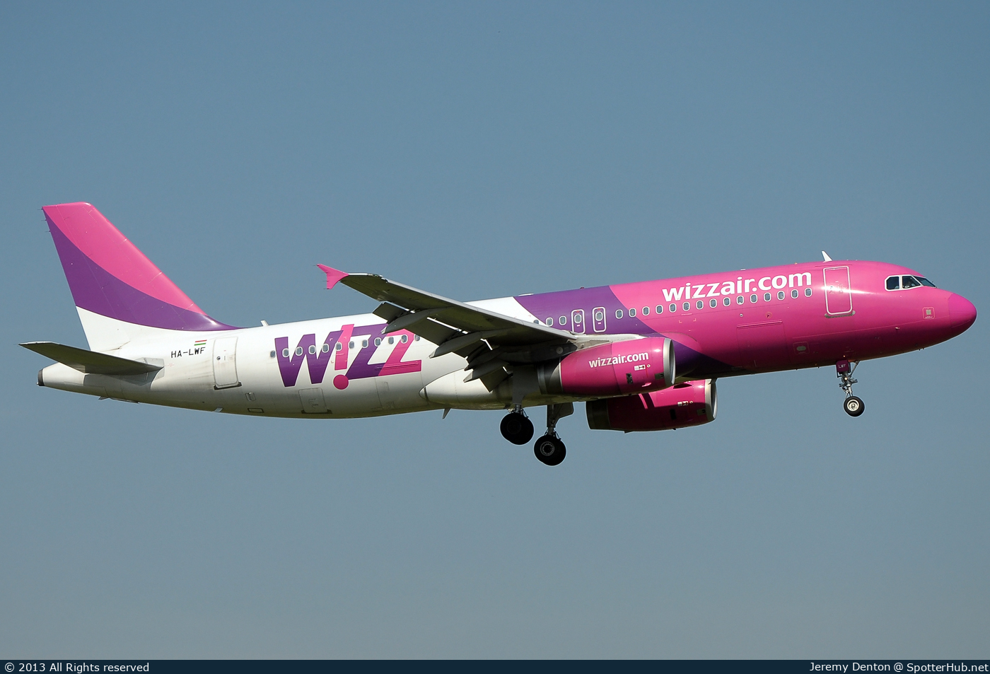 Photo of HA-LWF - Airbus A320-232 operated by Wizz Air