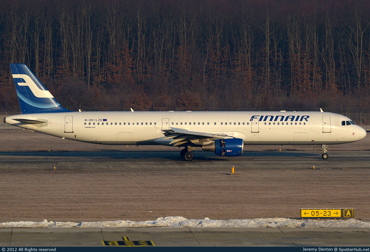 Photo of OH-LZE - Airbus A321-211 operated by Finnair