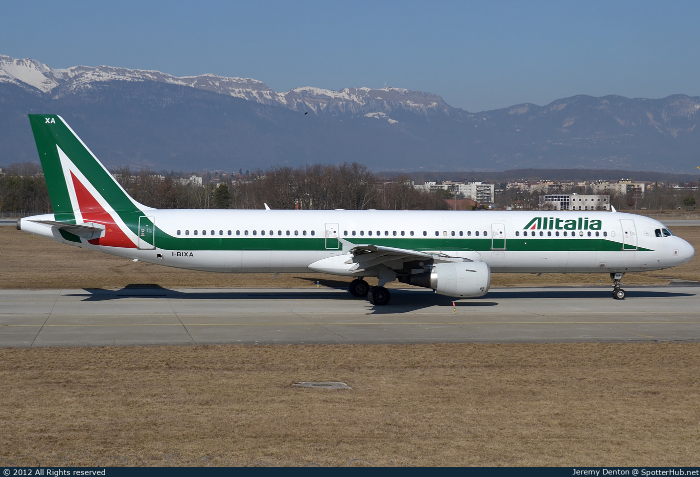 Photo of I-BIXA - Airbus A321-112 operated by Alitalia