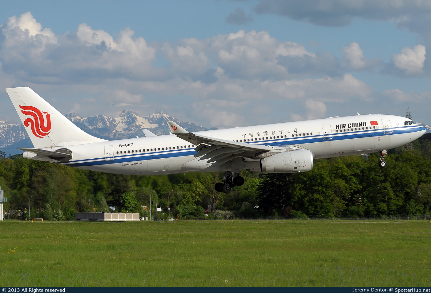 Photo of B-6117 - Airbus A330-243 operated by Air China