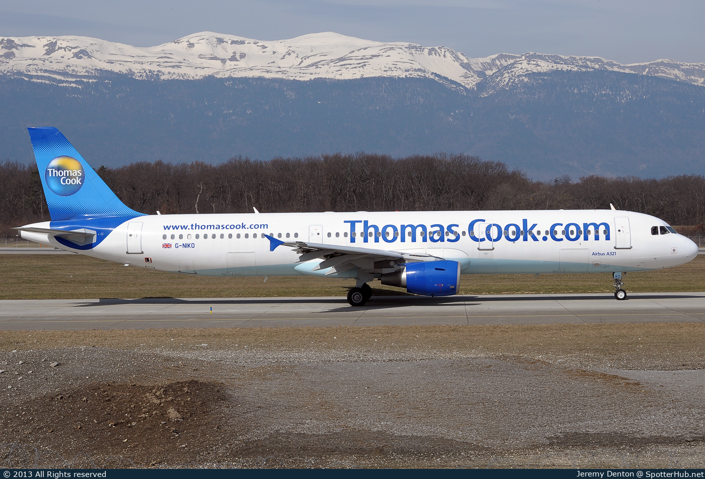 Photo of G-NIKO - Airbus A321-211 operated by Thomas Cook Airlines