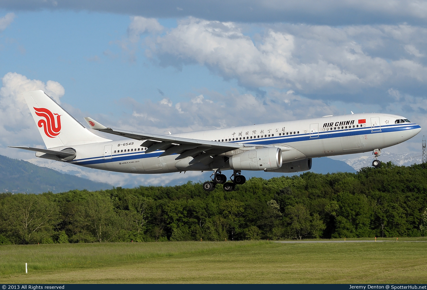 Photo of B-6549 - Airbus A330-243 operated by Air China