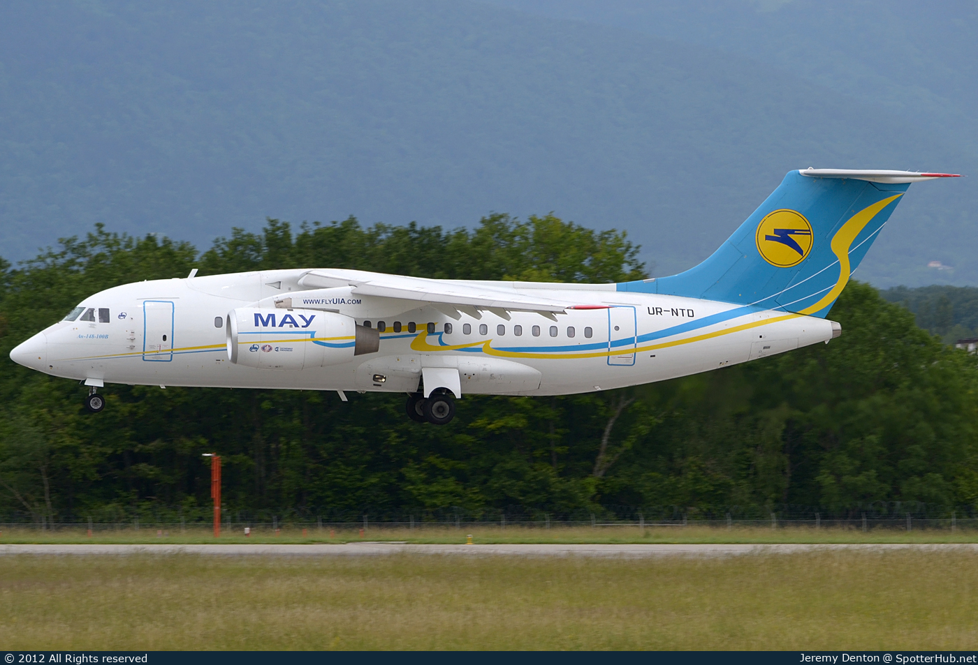 Photo of UR-NTD - Antonov An-148-100B operated by Ukraine International Airlines