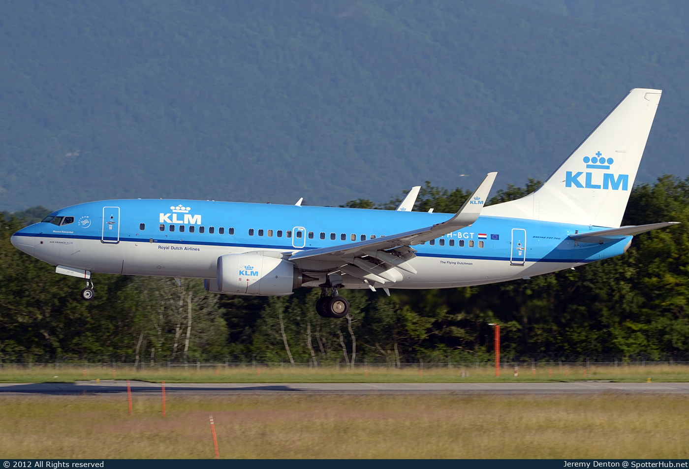 Photo of PH-BGT - Boeing 737-7K2 operated by KLM Royal Dutch Airlines