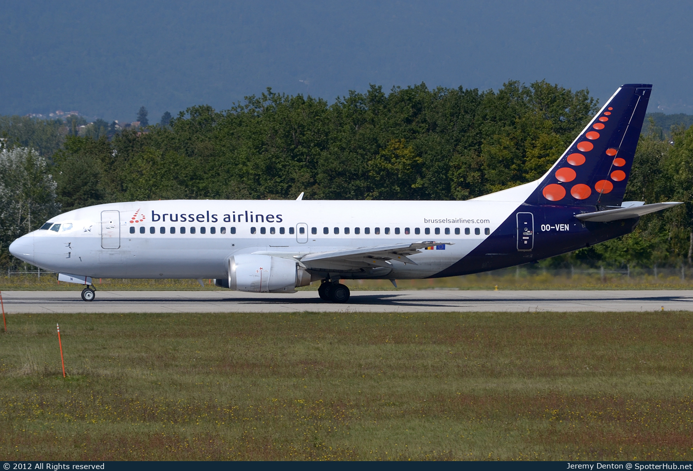 Photo of OO-VEN - Boeing 737-36N operated by Brussels Airlines