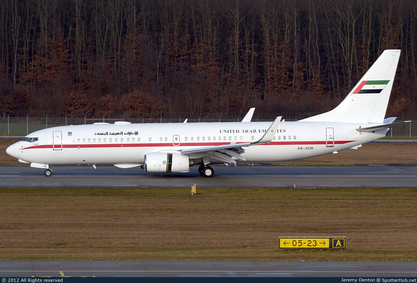 Photo of A6-AUH - Boeing 737-8EF(BBJ2) operated by United Arab Emirates Presidential Flight