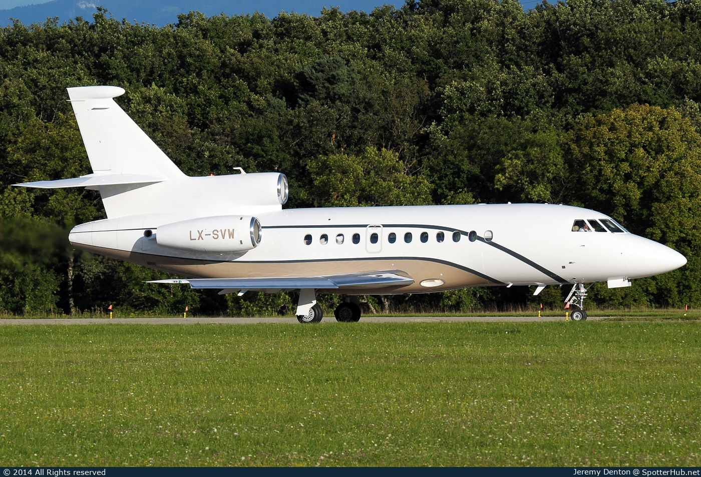 Photo of LX-SVW - Dassault Falcon 900DX operated by Global Jet Luxembourg