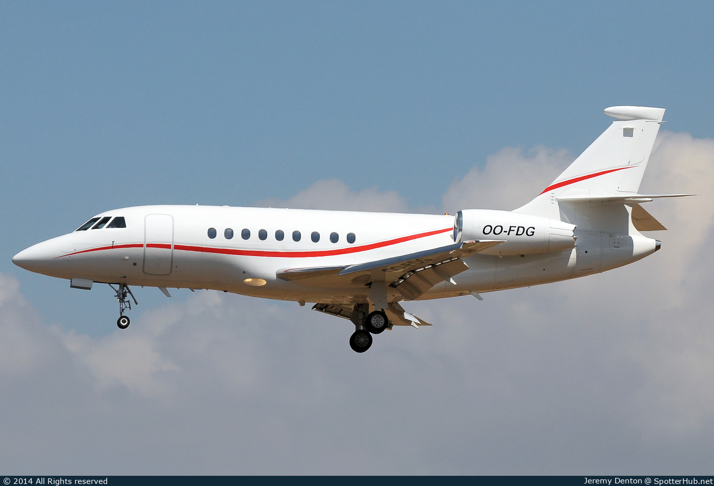 Photo of OO-FDG - Dassault Falcon 2000EX operated by Abelag Aviation