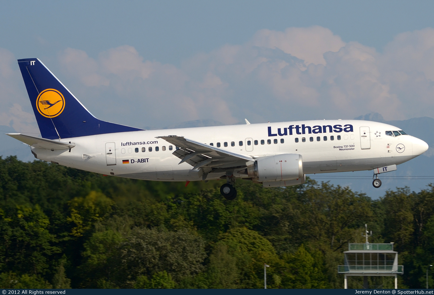 Photo of D-ABIT - Boeing 737-530 operated by Lufthansa