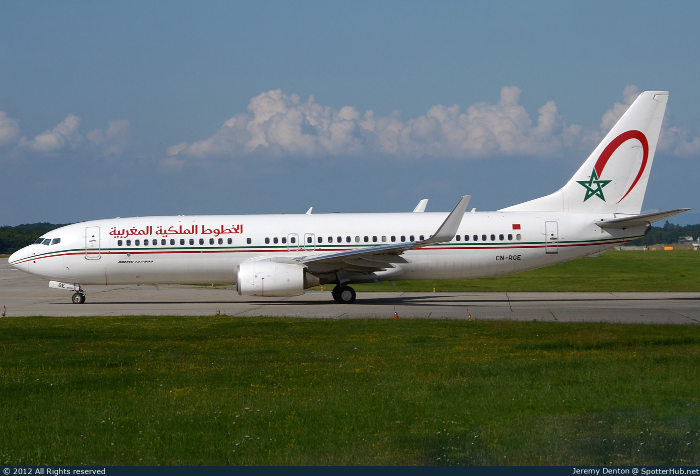 Photo of CN-RGE - Boeing 737-86N operated by Royal Air Maroc