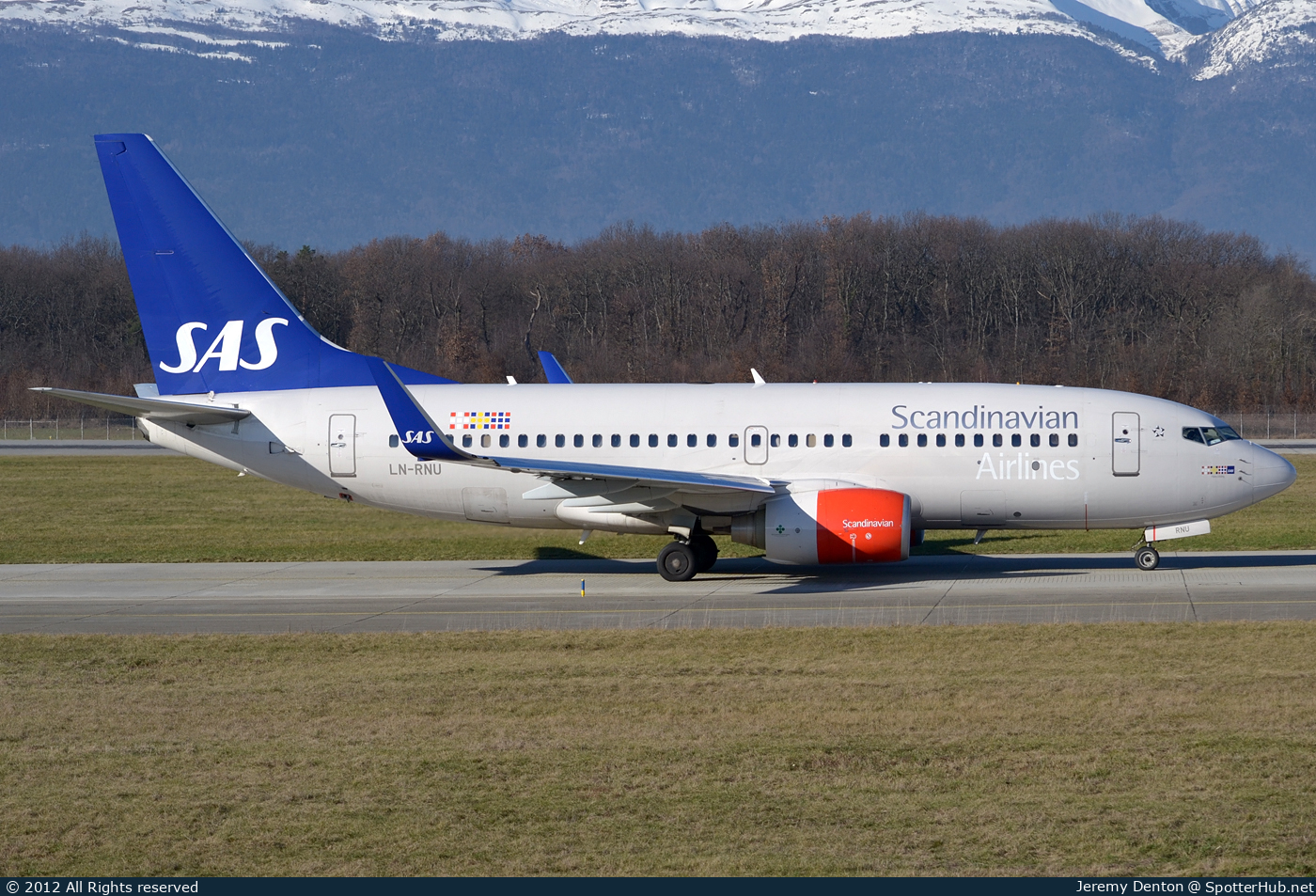 Photo of LN-RNU - Boeing 737-783 operated by SAS Scandinavian Airlines