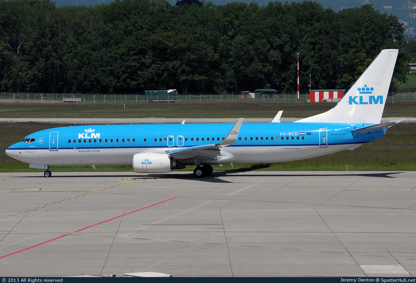 Photo of PH-BCD - Boeing 737-8K2 operated by KLM Royal Dutch Airlines
