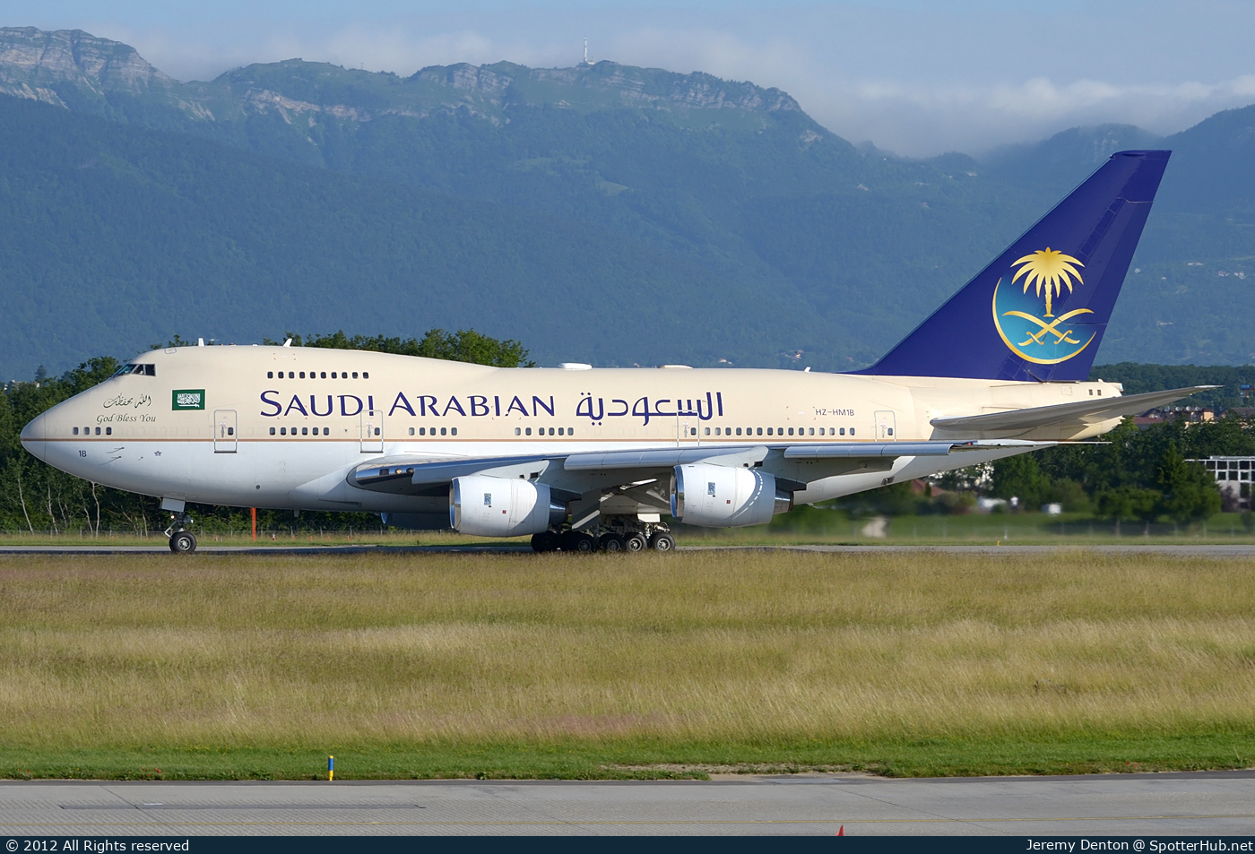 Photo of HZ-HM1B - Boeing 747SP-68 operated by Saudi Royal Flight