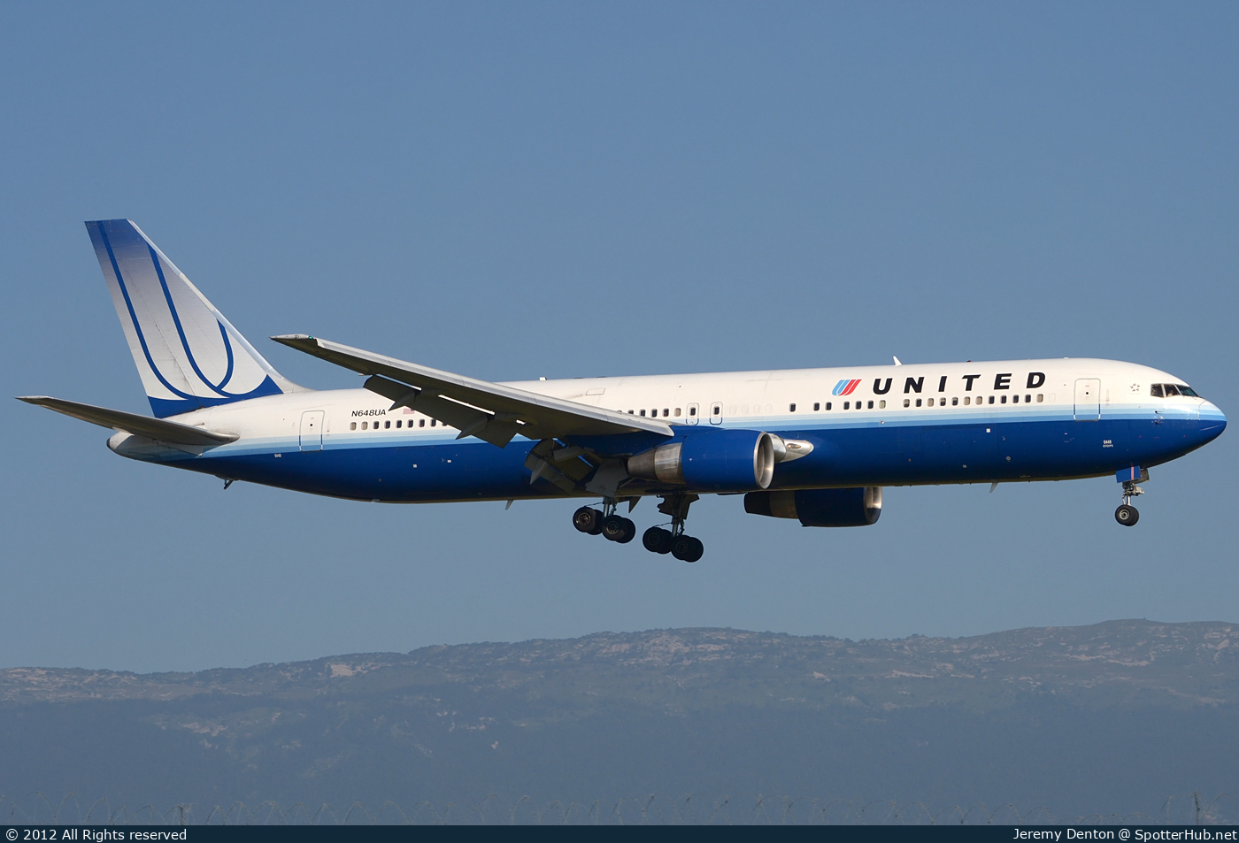 Photo of N648UA - Boeing 767-322(ER) operated by United Airlines