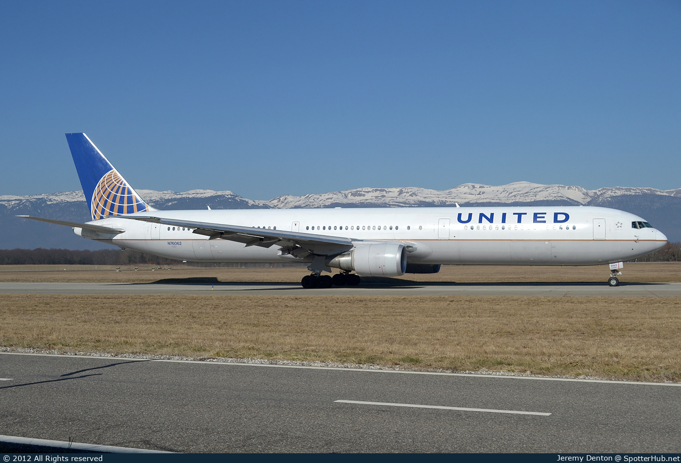 Photo of N76062 - Boeing 767-424(ER) operated by United Airlines
