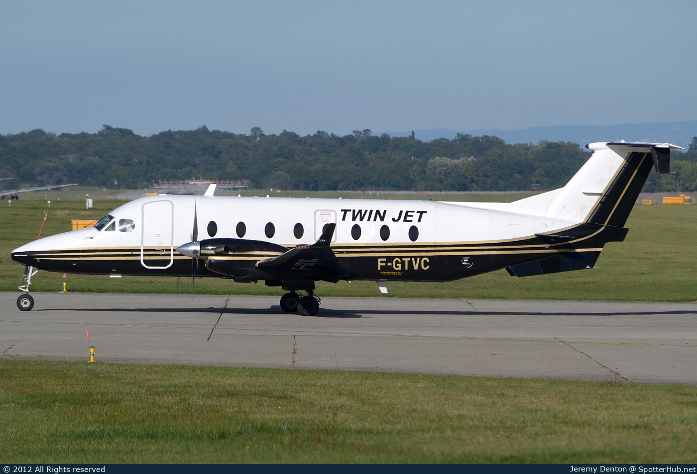 Photo of F-GTVC - Beechcraft 1900D operated by Twin Jet