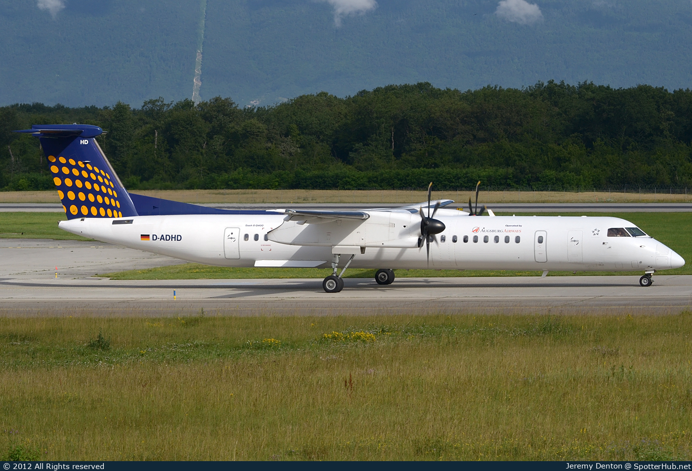 Photo of D-ADHD - Bombardier DHC-8-402 Dash 8 Q400 operated by Lufthansa Regional (opb Augsburg Airways)